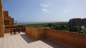 Balkón alebo terasa v ubytovaní PRECIOSO ÁTICO VISTAS MAR Y MARISMAS