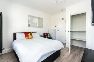 Fotografie z fotogalerie ubytování Nicely Furnished double room - Close to Croydon Hospital v destinaci Thornton Heath