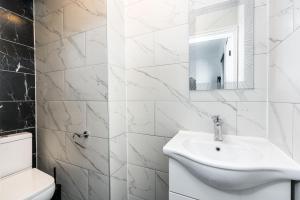 Fotografie z fotogalerie ubytování Nicely Furnished double room - Close to Croydon Hospital v destinaci Thornton Heath
