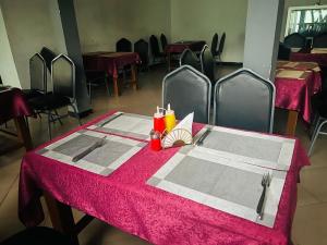 Restoran ili drugo mesto za obedovanje u objektu WAWA HOTEL