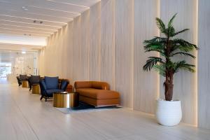 Nathan's Suites On The Beach的休息区