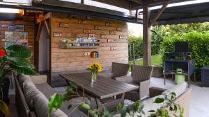 Taman di luar Glamping with a view