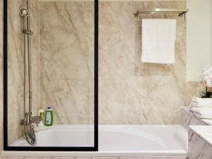 Koupelna v ubytování Ultimate Luxury 2-bed JBR Beach Holiday