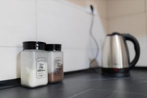 Sadržaji za pripremu kafe i čaja u objektu Apartman Iris
