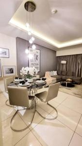 Posezení v ubytování Luxury Paramount Hotel Apt A662 + 14 fotografií