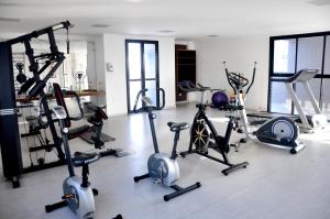 Fitness centrum a/nebo fitness zařízení v ubytování Super Duplex Beira Mar na melhor praia de Maceió-NEO 709