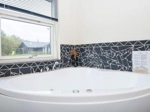 Koupelna v ubytování Holiday home Ansager XXXVI + 24 fotografií
