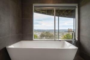 Φωτογραφία από το άλμπουμ του Bay Horizons - Grand Panoramic Coastal Escape σε Mount Martha +22 φωτογραφίες
