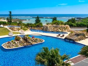 een afbeelding van een zwembad in een resort bij Hotel Shigira Mirage in Miyako Island