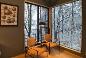Gallery image of Hakuba Arboretum — Luxury Chalet in Forest Setting in Hakuba
