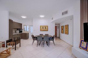 Family Vibe 3BR With Parking