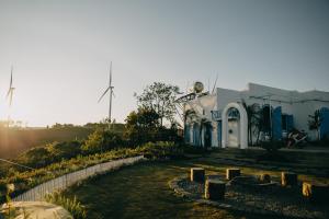 Landskap semula jadi dekat dengan perkhemahan mewah