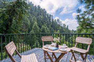 Kuvagallerian kuva majoituspaikasta StayVista at Under The Pines, joka sijaitsee kohteessa Shimla