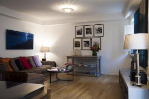A seating area at BB 22 Palace