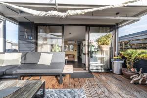 Beautiful Water Villa, near Schiphol and Amsterdam的休息区