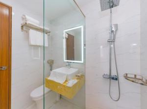 Koupelna v ubytování An Bình Tân Hotel