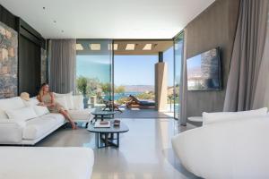 Χώρος καθιστικού στο Villa Katy