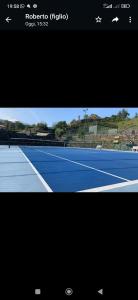 ランダッツォにあるHomestayのテニスコートの写真