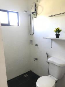 Ένα μπάνιο στο Vargas Apartelle