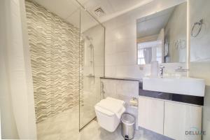 Koupelna v ubytování Timeless 1BR at Binghatti Avenue Al Jaddaf by Deluxe Holiday Homes