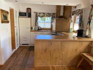 A kitchen or kitchenette at Burgchalet