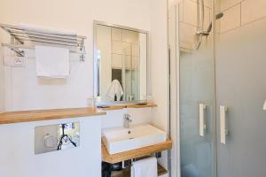 Koupelna v ubytování Hôtel François d'O