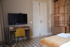 Μια τηλεόραση ή/και κέντρο ψυχαγωγίας στο Hotel Lost Gemmayzeh