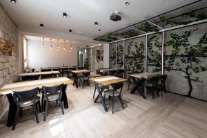 Restoran atau tempat lain untuk makan di EcoDor