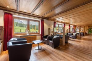 Monte Pana Dolomites Hotel的休息区