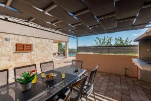 Μπαλκόνι ή βεράντα στο Villa Paula ZadarVillas