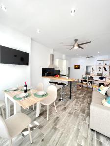 Μια τηλεόραση ή/και κέντρο ψυχαγωγίας στο Estudio Jacaranda Marina