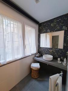 A bathroom at La tua casa a Piazza del Popolo Még 37 kép