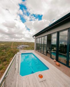 Πισίνα στο ή κοντά στο Elements Sunrise Bush Lodge +24 φωτογραφίες
