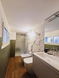 A bathroom at Mini Studio con Balcone a Piazza del Popolo