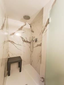 A bathroom at Mini Studio con Balcone a Piazza del Popolo
