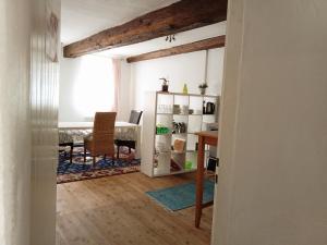 Posezení v ubytování Apartment mit 1 Schlafzimmer in Altstadthaus