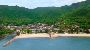 小豆島町にあるKINHOMARU - Vacation STAY 81323vの海辺の小さな町の空中風景