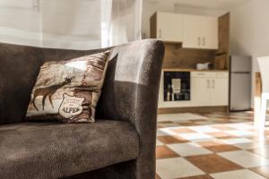 A seating area at Apartment Sofia