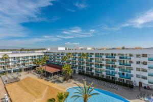 Bazén v ubytování Hotel Best Maritim nebo v jeho okolí