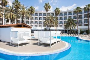 Bazén v ubytování Hotel Best Cambrils nebo v jeho okolí