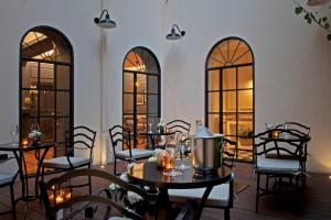 Uma área de estar em The Fifteen Keys Hotel