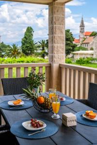 Jídlo v vily nebo okolí