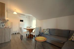 Kuchyň nebo kuchyňský kout v ubytování Apartments Cindric