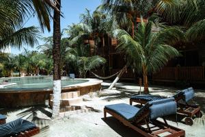 Bazén v ubytování Coconut by ÓOL Hotels nebo v jeho okolí