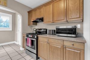 A kitchen or kitchenette at Southern Comfort