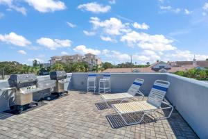 Балкон или терраса в Camelot Beach Suites