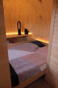Cama o camas de una habitación en Naturgefühl im Iglu-Haus