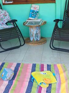 Istumisnurk majutusasutuses Hone sweet Hone (Piscine)