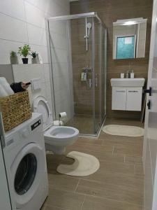 Kupatilo u objektu APARTMAN ANIKA - STAN NA DAN Doboj