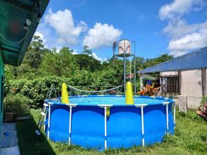 Bassein majutusasutuses Hone sweet Hone (Piscine) või selle lähedal